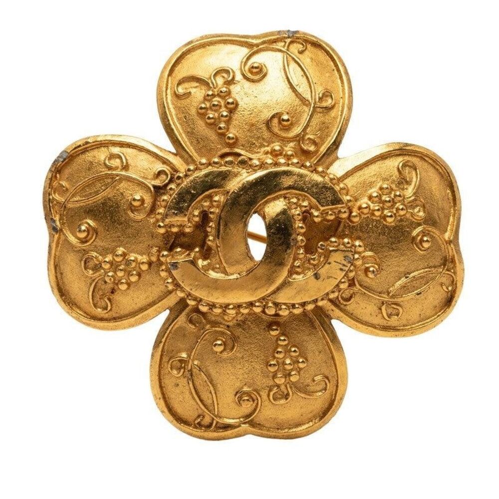 Chanel CC Logo Clover Motif Vintage Brooch 96A Gold Plated